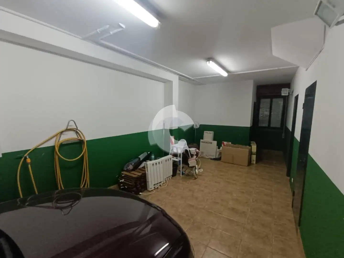 Casa adosada de lloguer en Ourense Capital  amb Jardí privat