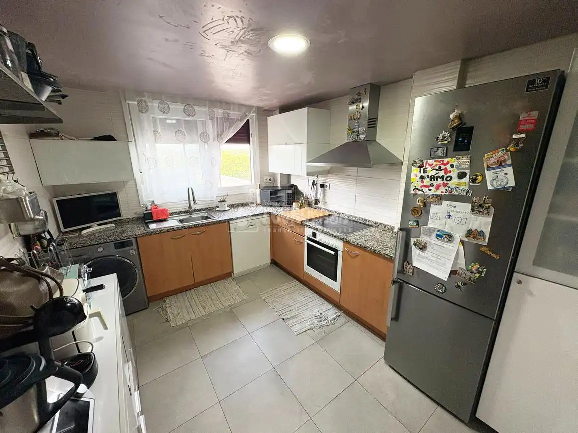 Cocina de Casa adosada en venta en Zaragoza con Aire acondicionado, Calefacción y Terraza