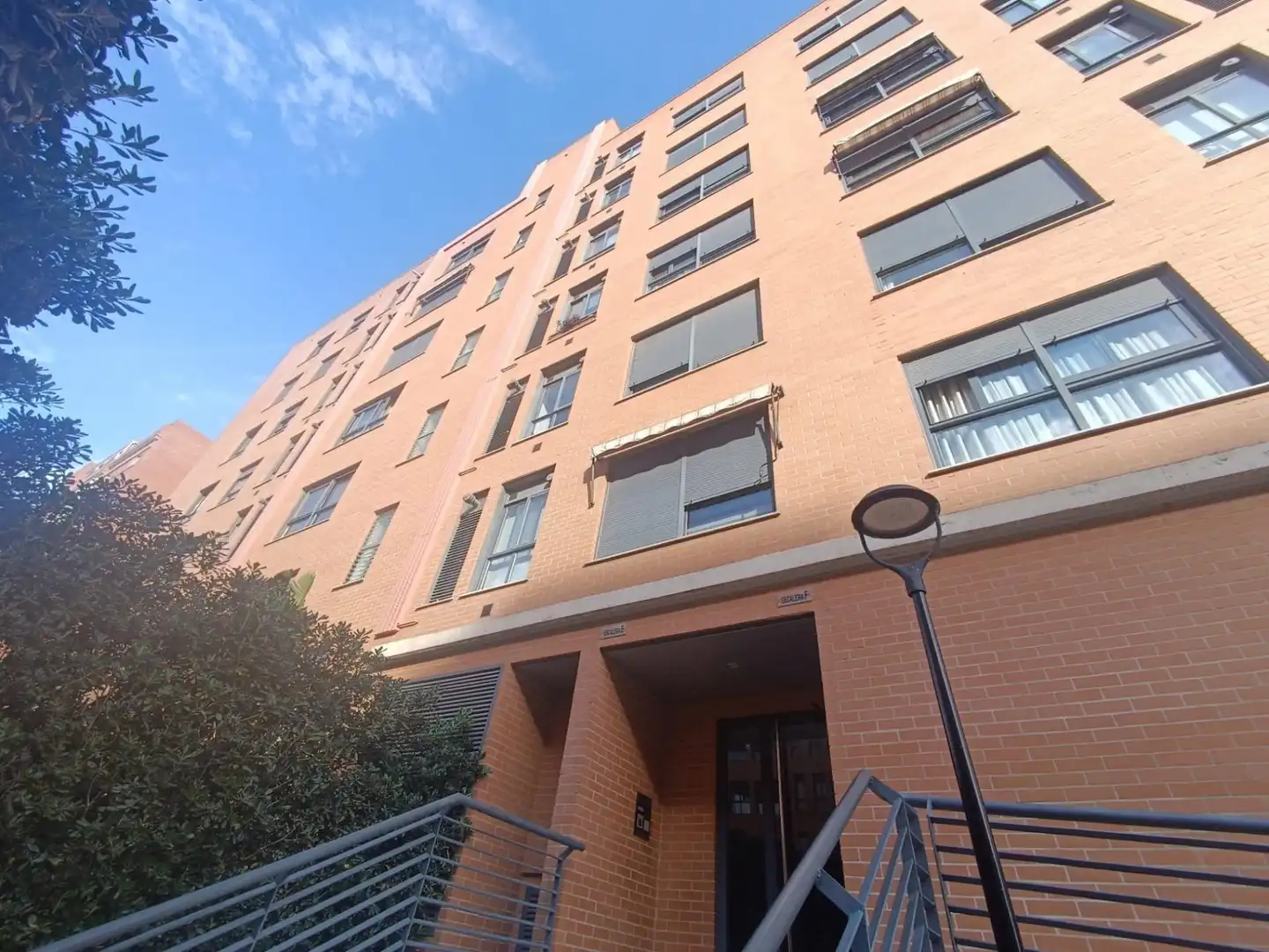 Vista exterior de Pis en venda en Valencia amb Alarma