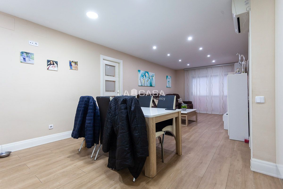 Flat for sale in Esplugues de Llobregat  with Balcony