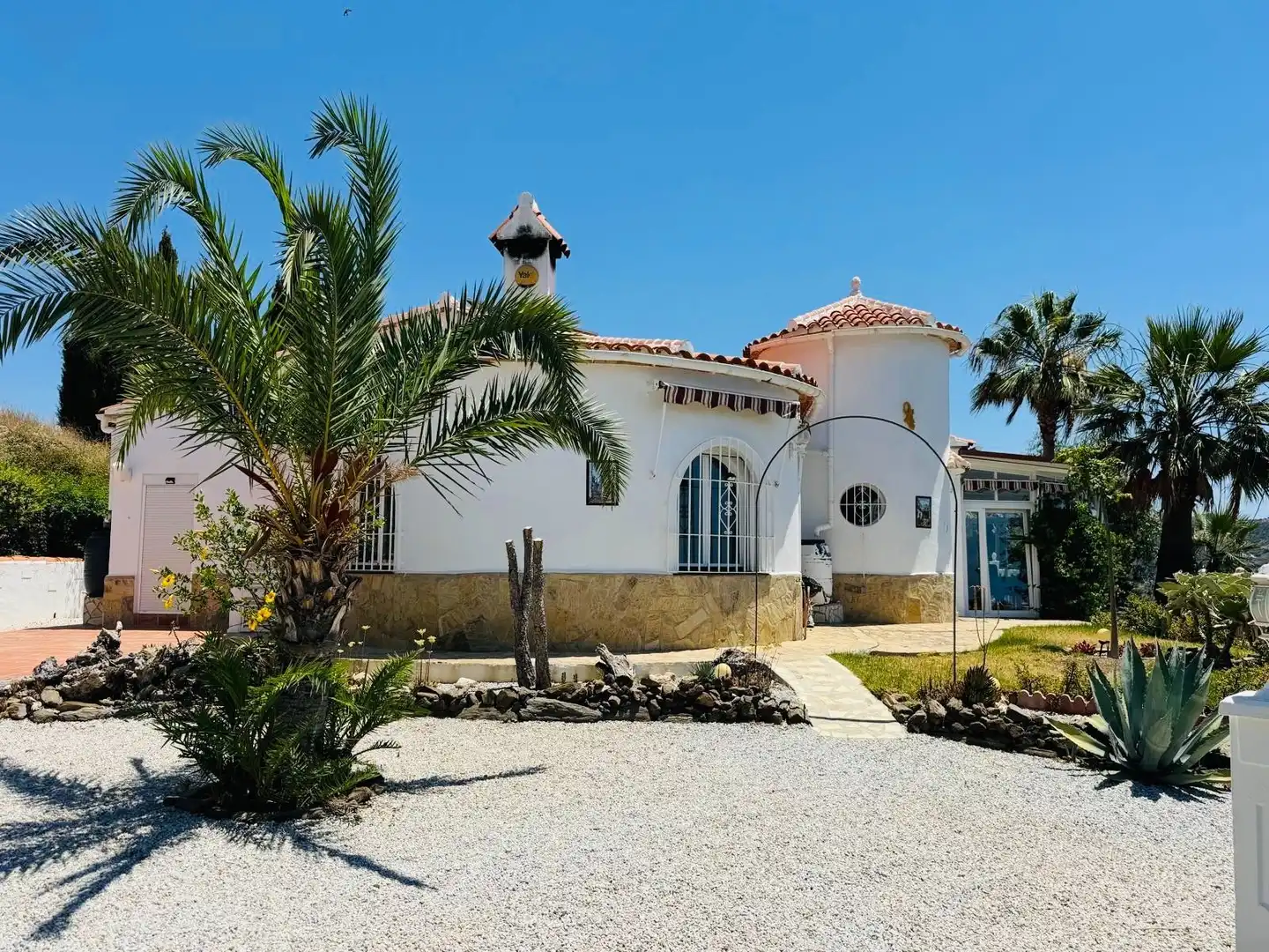 Vista exterior de Casa o xalet en venda en Arenas amb Aire condicionat, Jardí privat i Traster