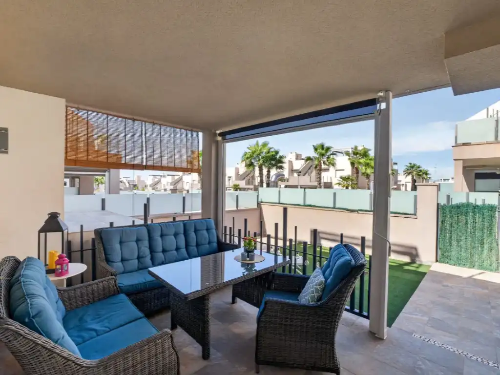 Apartamento con piscina en venta en Calle Gines Saura Sanchez