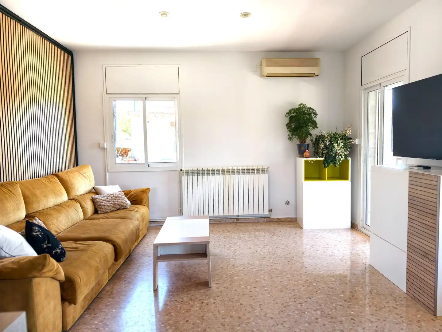 Sala d'estar de Casa o xalet en venda en El Montmell amb Aire condicionat, Calefacció i Jardí privat