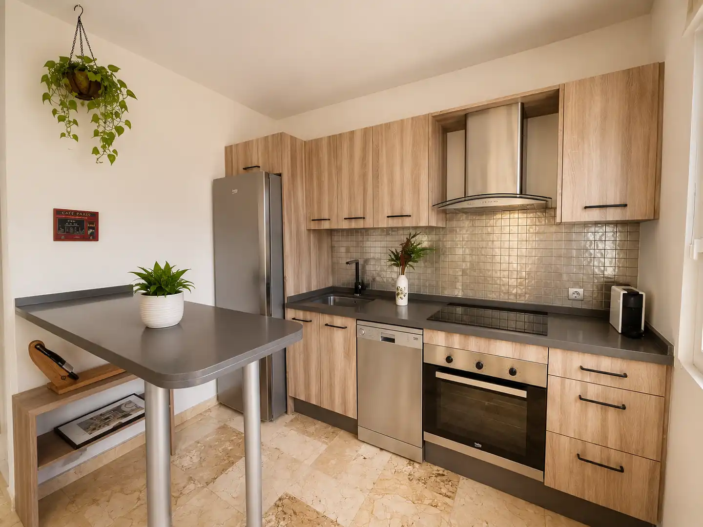 Cuina de Planta baixa en venda en Estepona amb Calefacció, Jardí privat i Terrassa