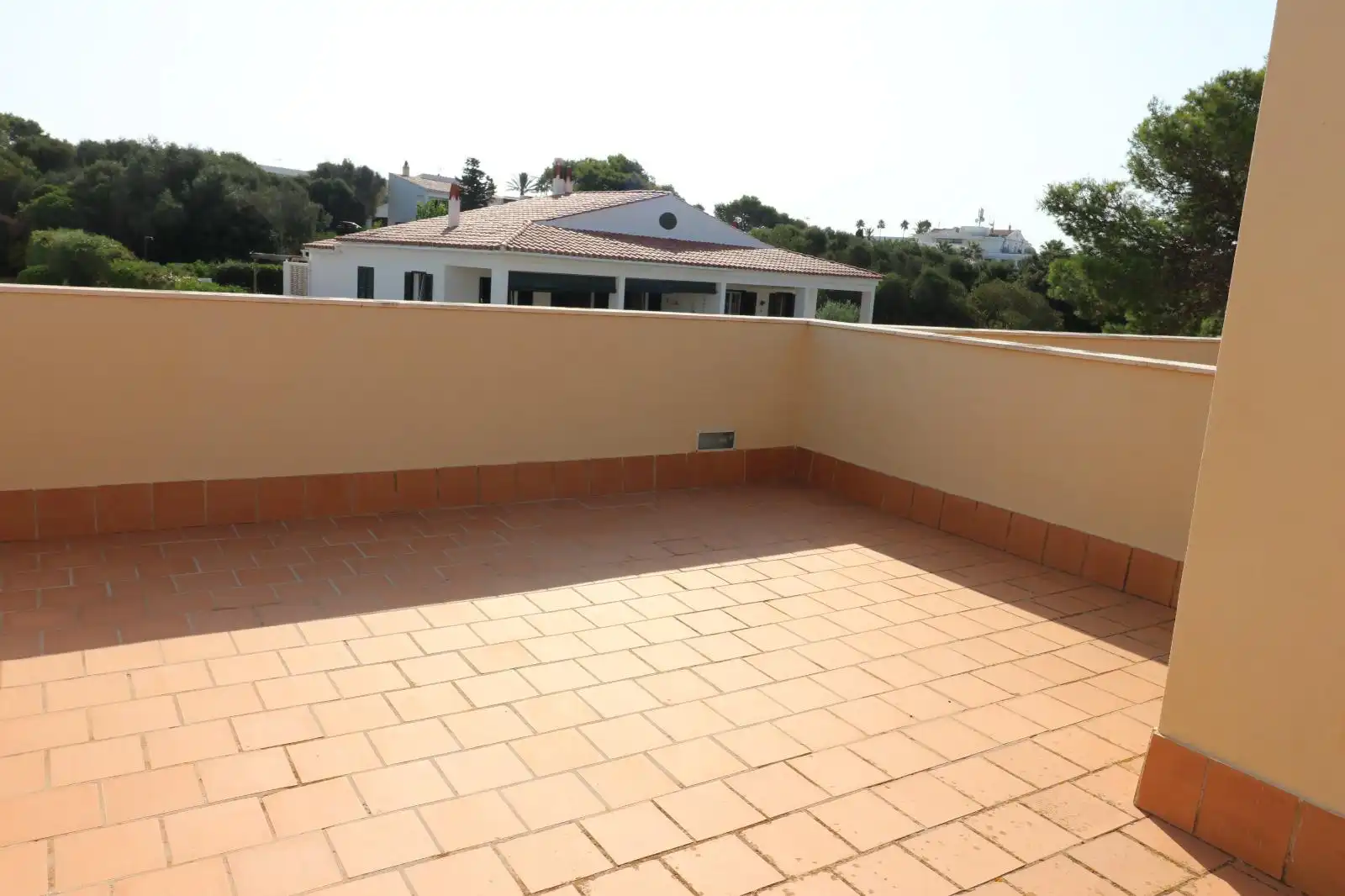 Terrasse von Einfamilien-Reihenhaus zum Verkauf in Maó - Mahón mit Klimaanlage, Privatgarten und Terrasse
