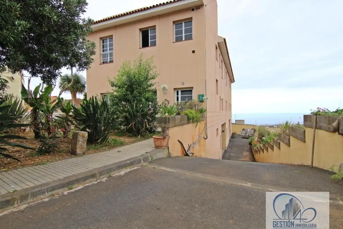 Vista exterior de Edificio en venta en La Orotava
