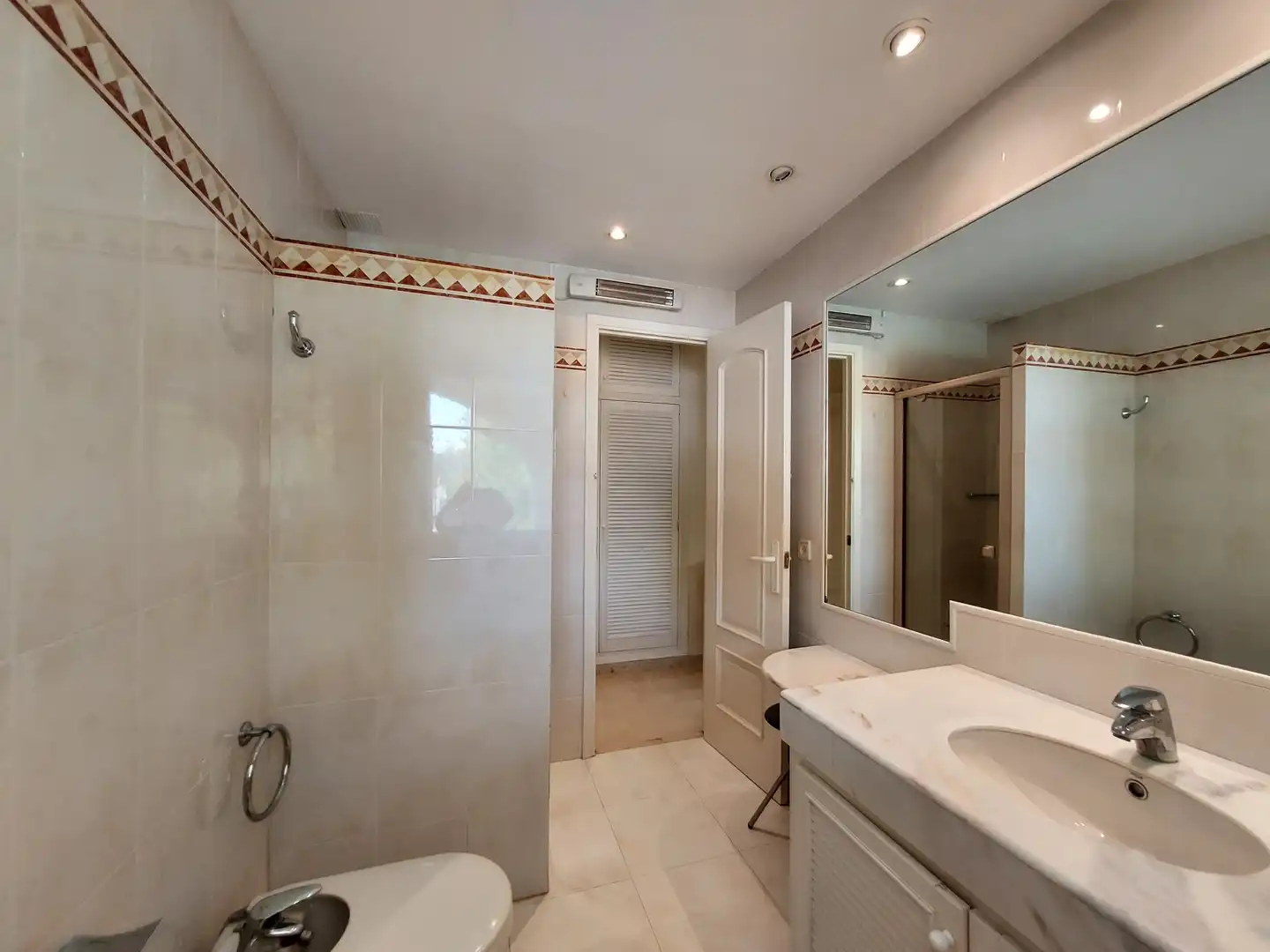 Bathroom of Houses for sale in El Vendrell  with Air Conditioner, Heating and Private garden