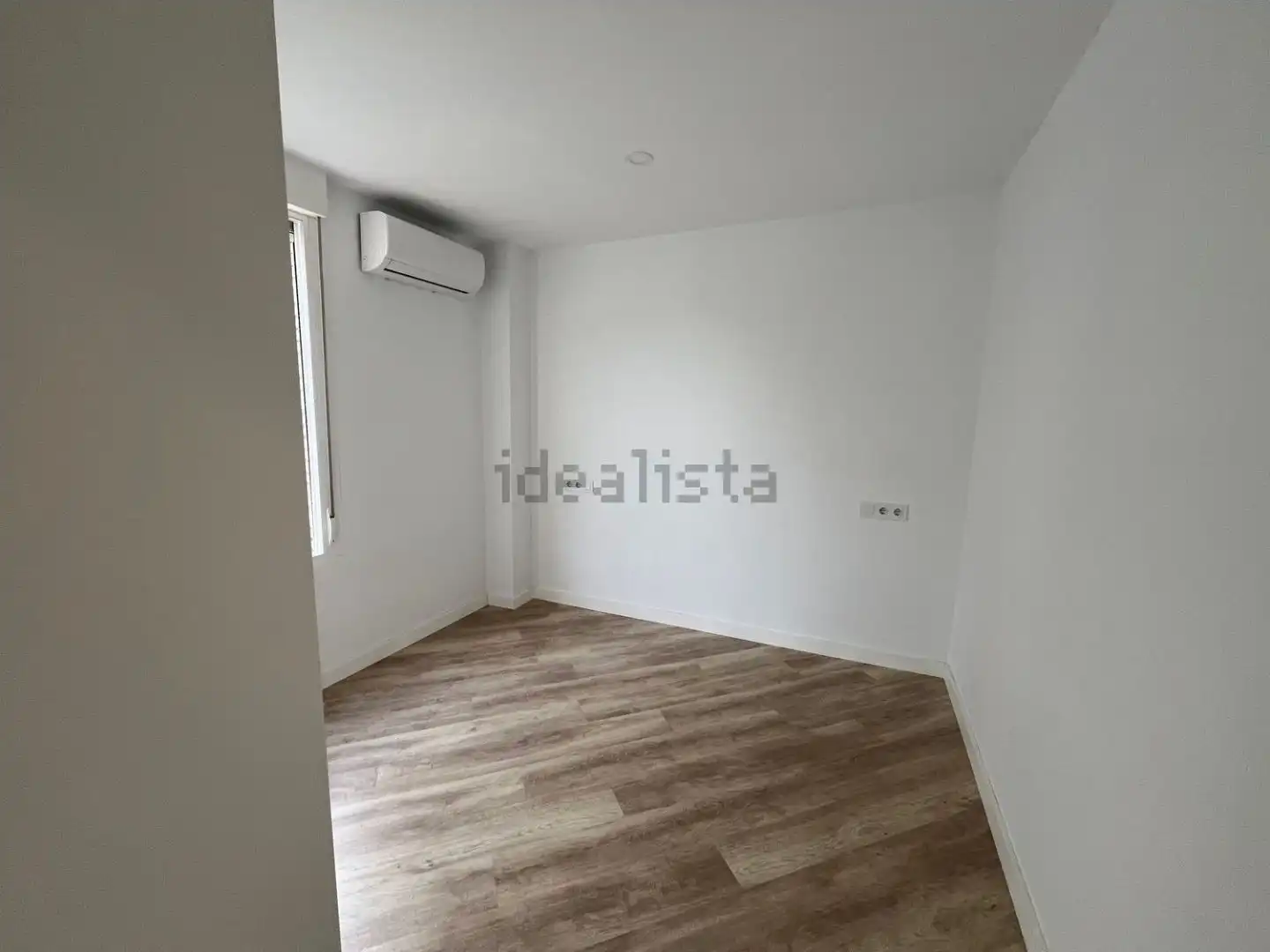 Habitación de Piso en venta en  Sevilla Capital con Aire acondicionado, Terraza y Balcón