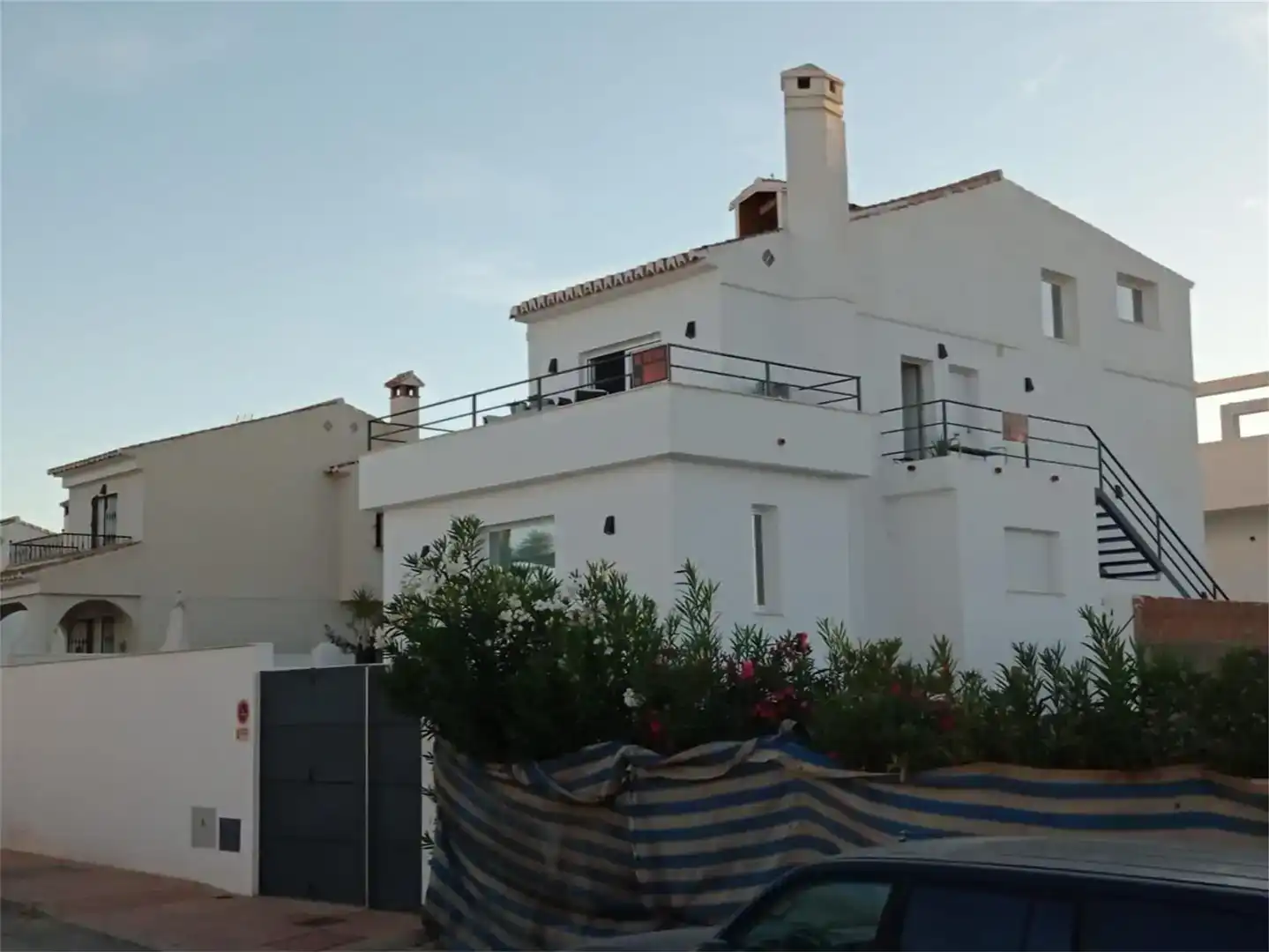 Vista exterior de Casa o xalet en venda en Vélez-Málaga amb Aire condicionat, Piscina i Balcó