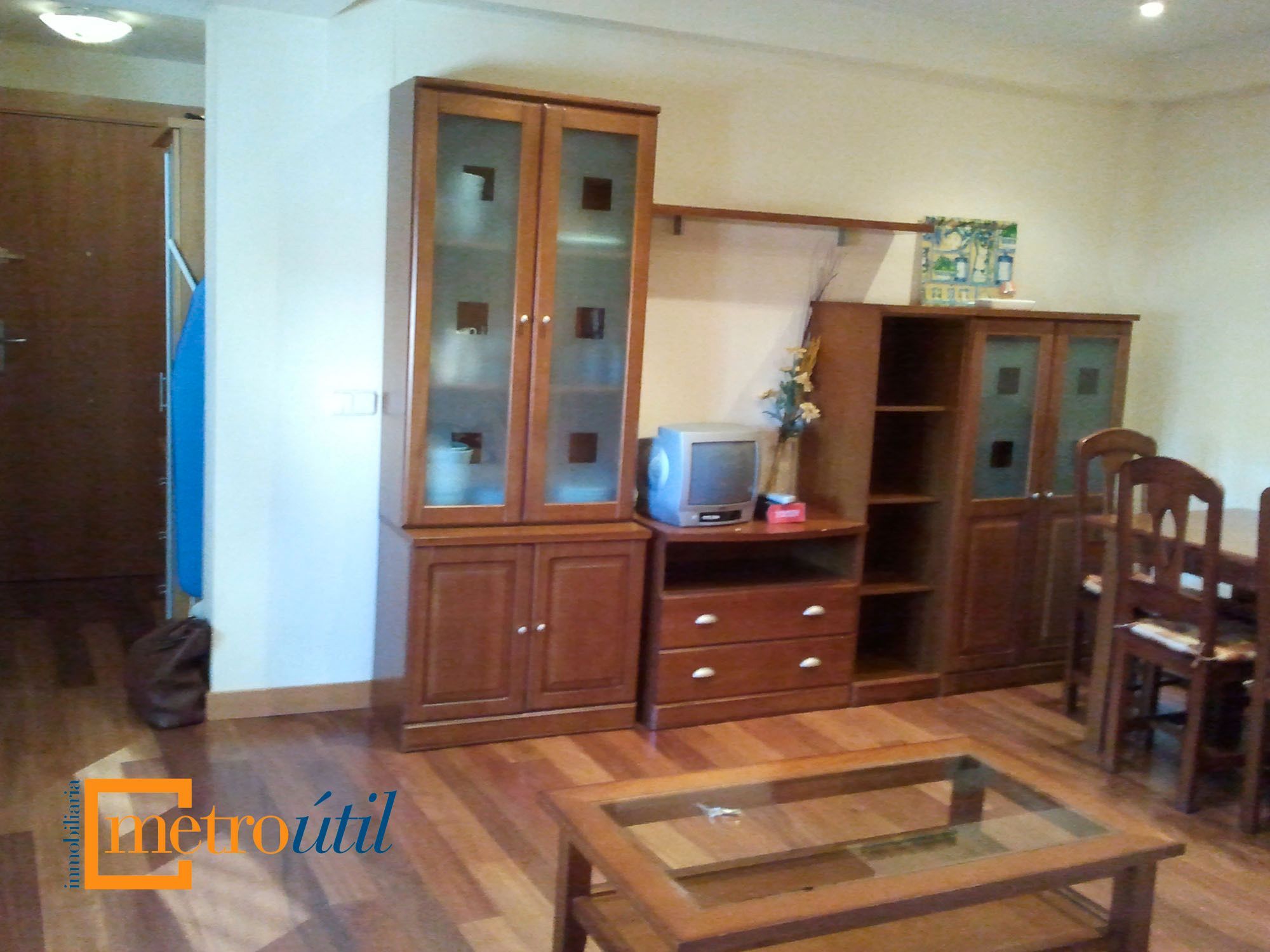 Living room of Flat to rent in Salamanca Capital  with Heating, Parquet flooring and Furnished