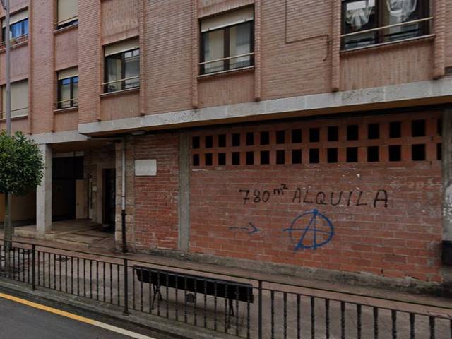 Garaje en Alquiler en Avenida Castilla, 35 en Cangas de Onís