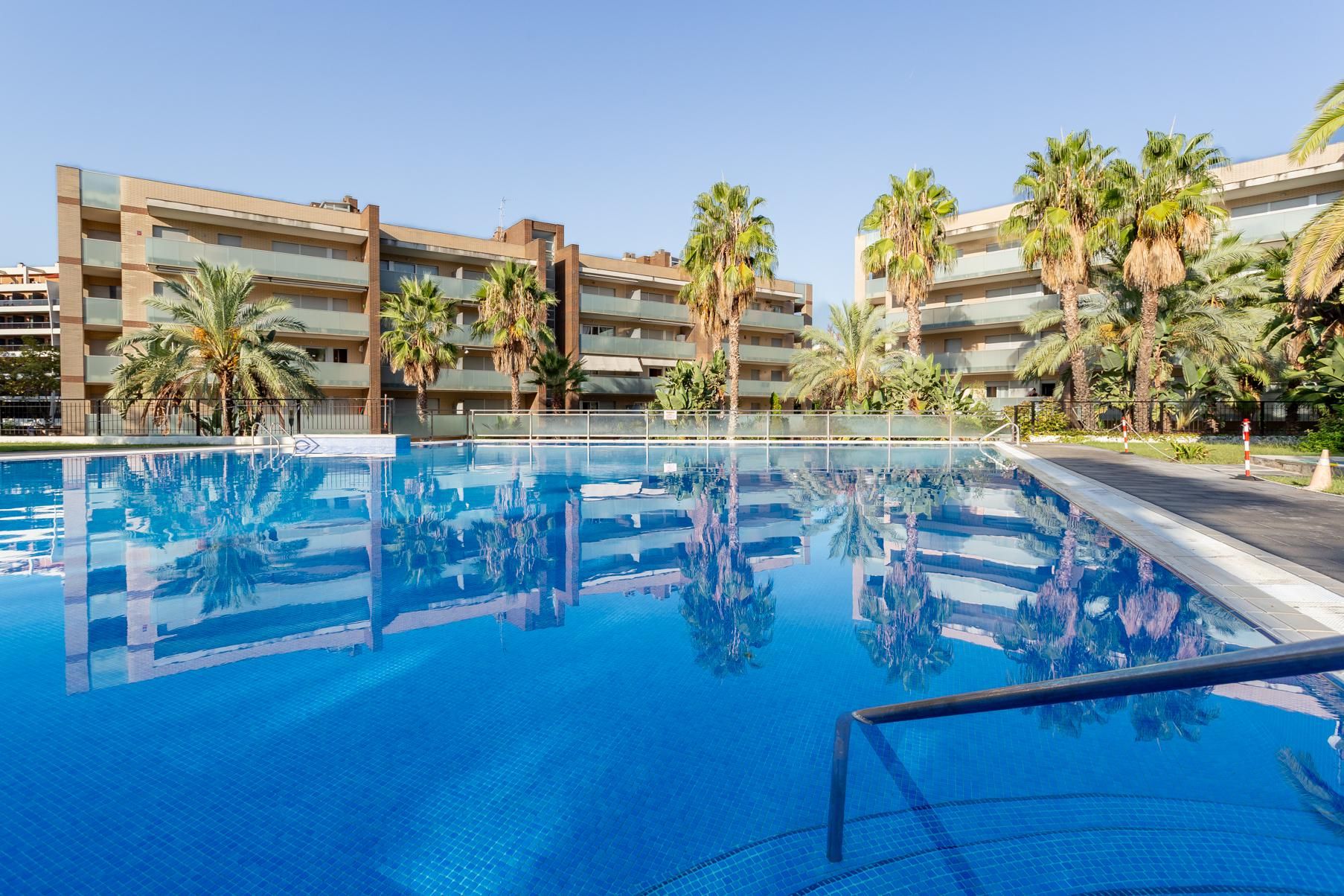 Piscina de Àtic en venda en Salou amb Aire condicionat, Calefacció i Jardí privat
