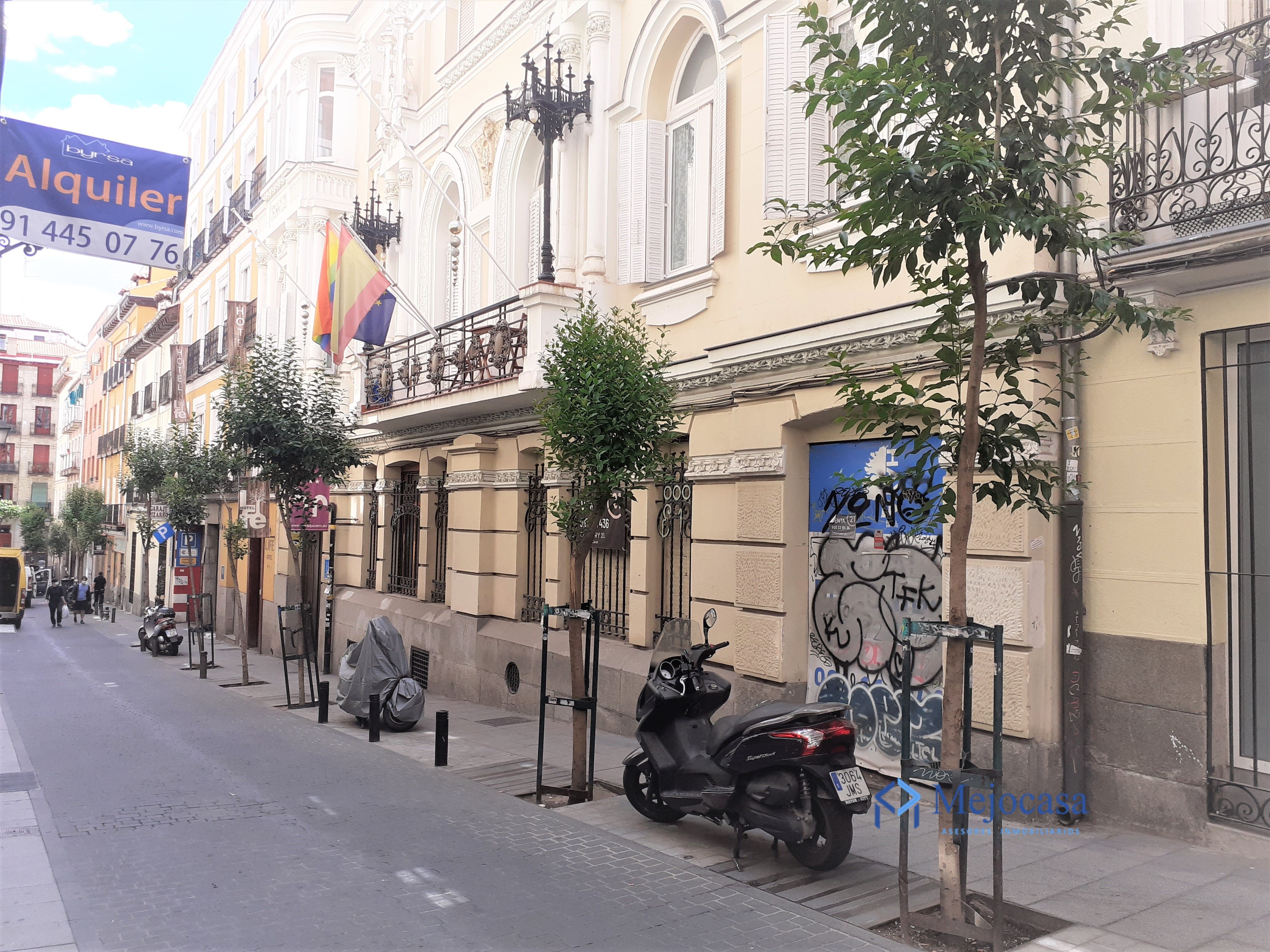 Vista exterior de Local en venta en  Madrid Capital