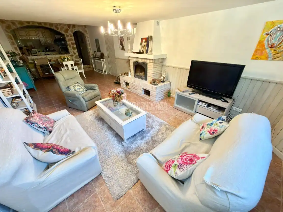 Sala d'estar de Casa o xalet en venda en Valdeaveruelo amb Aire condicionat, Calefacció i Terrassa