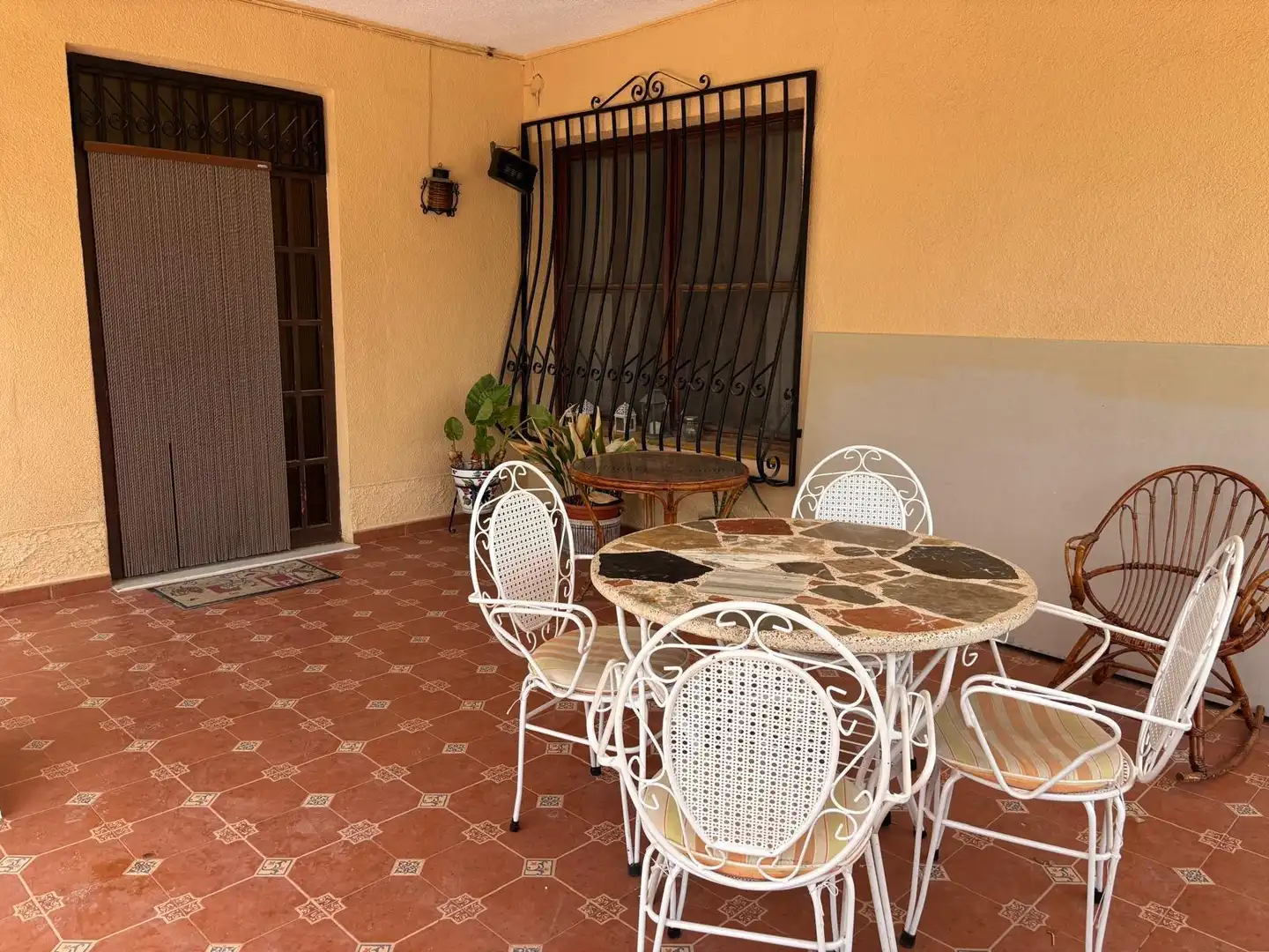 Terrassa de Casa o xalet en venda en Elda amb Aire condicionat, Calefacció i Jardí privat