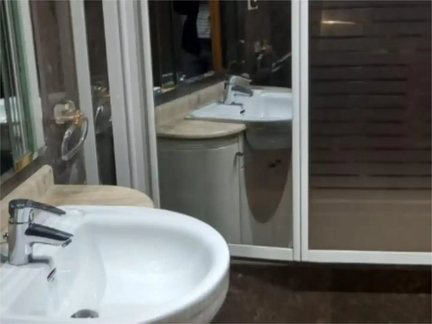 Badezimmer von Wohnung zur Miete in Madrid mit Klimaanlage, Privatgarten und Parkett
