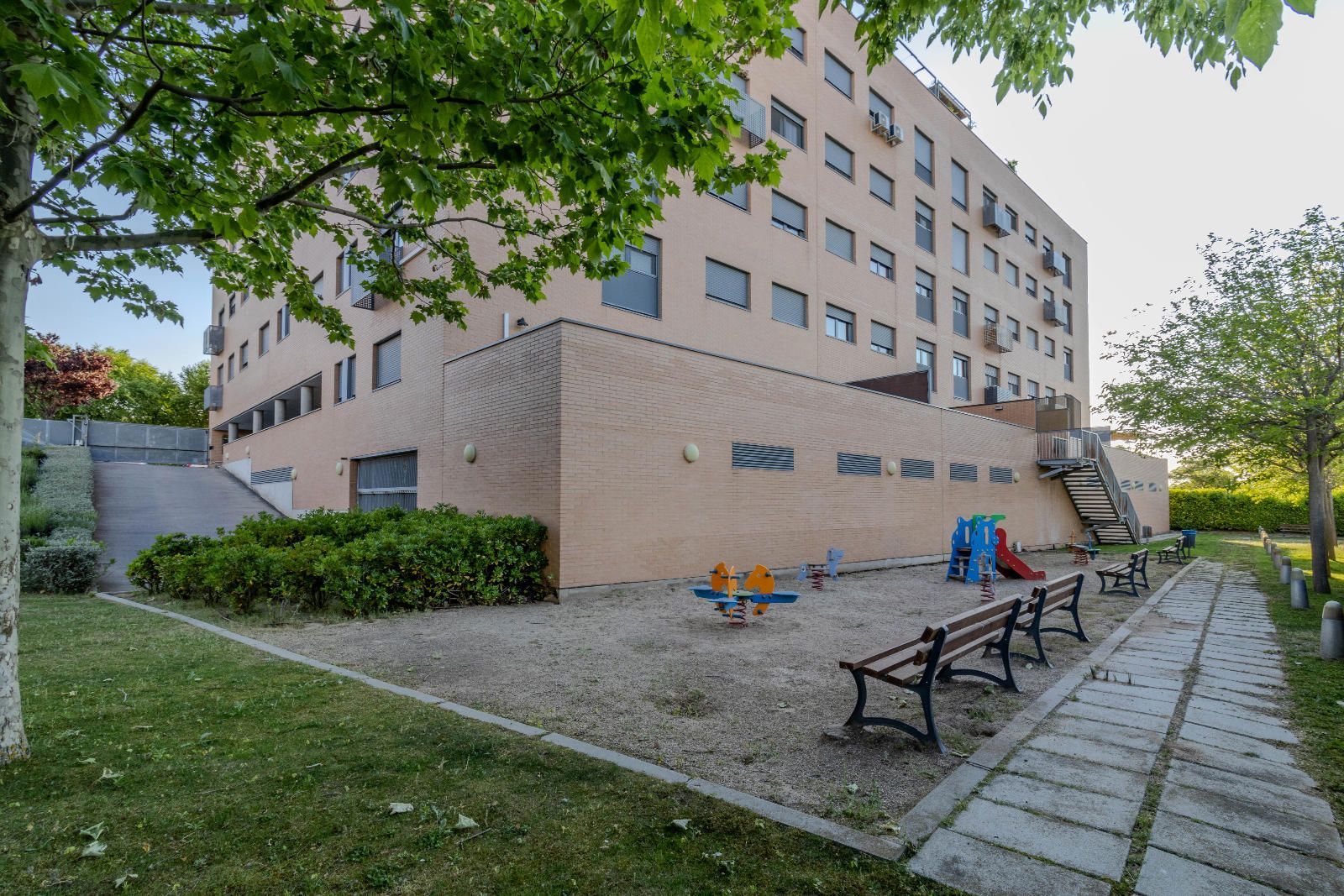 Vista exterior de Piso en venta en Guadalajara Capital con Calefacción, Parquet y Trastero