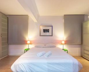 Dormitori de Apartament de lloguer en Badalona amb Aire condicionat, Jardí privat i Terrassa