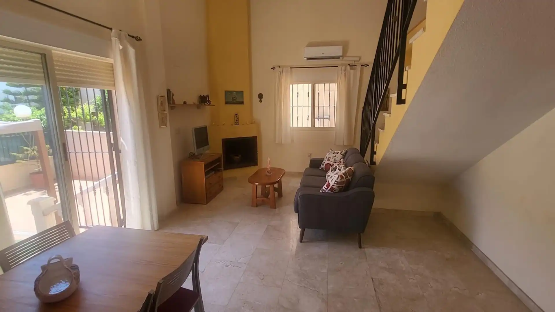 Casa o chalet de alquiler en Pueblo Español - Coveta Fumá