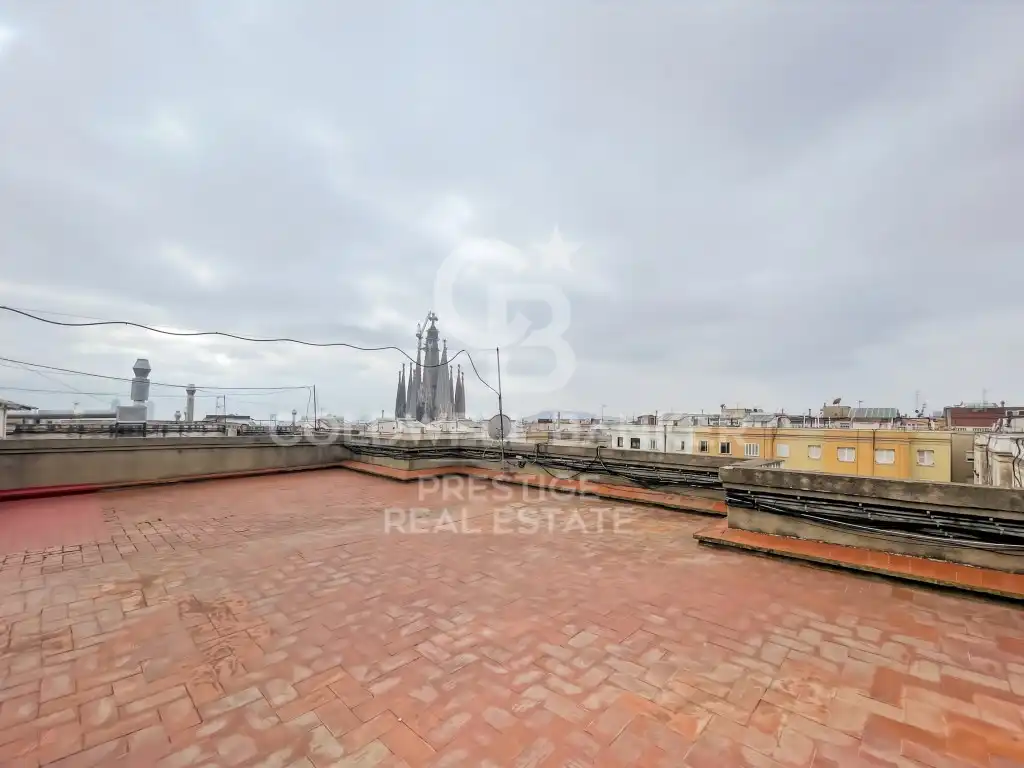 Vista exterior de Àtic en venda en Barcelona amb Aire condicionat, Terrassa i Moblat