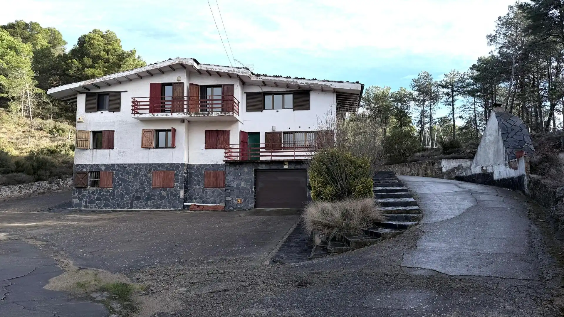 Vista exterior de Casa o xalet en venda en La Llacuna amb Jardí privat, Terrassa i Piscina