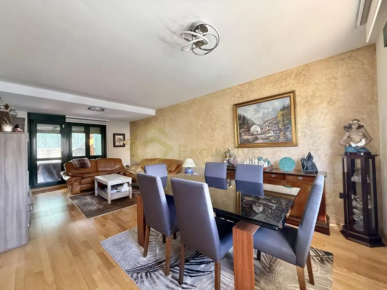 Sala de estar de Casa o chalet en venta en Avilés con Calefacción, Jardín privado y Parquet
