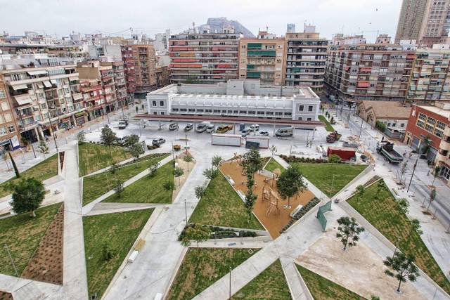 Garaje en Venta en Calle Calle de Italia en Ensanche - Diputación