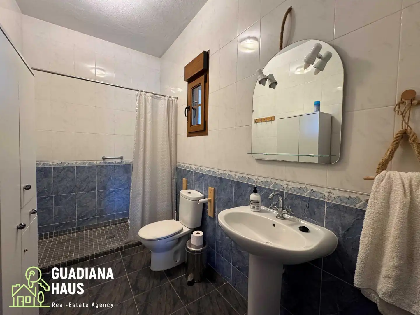 Bathroom of Country homes for sale in San Silvestre de Guzmán