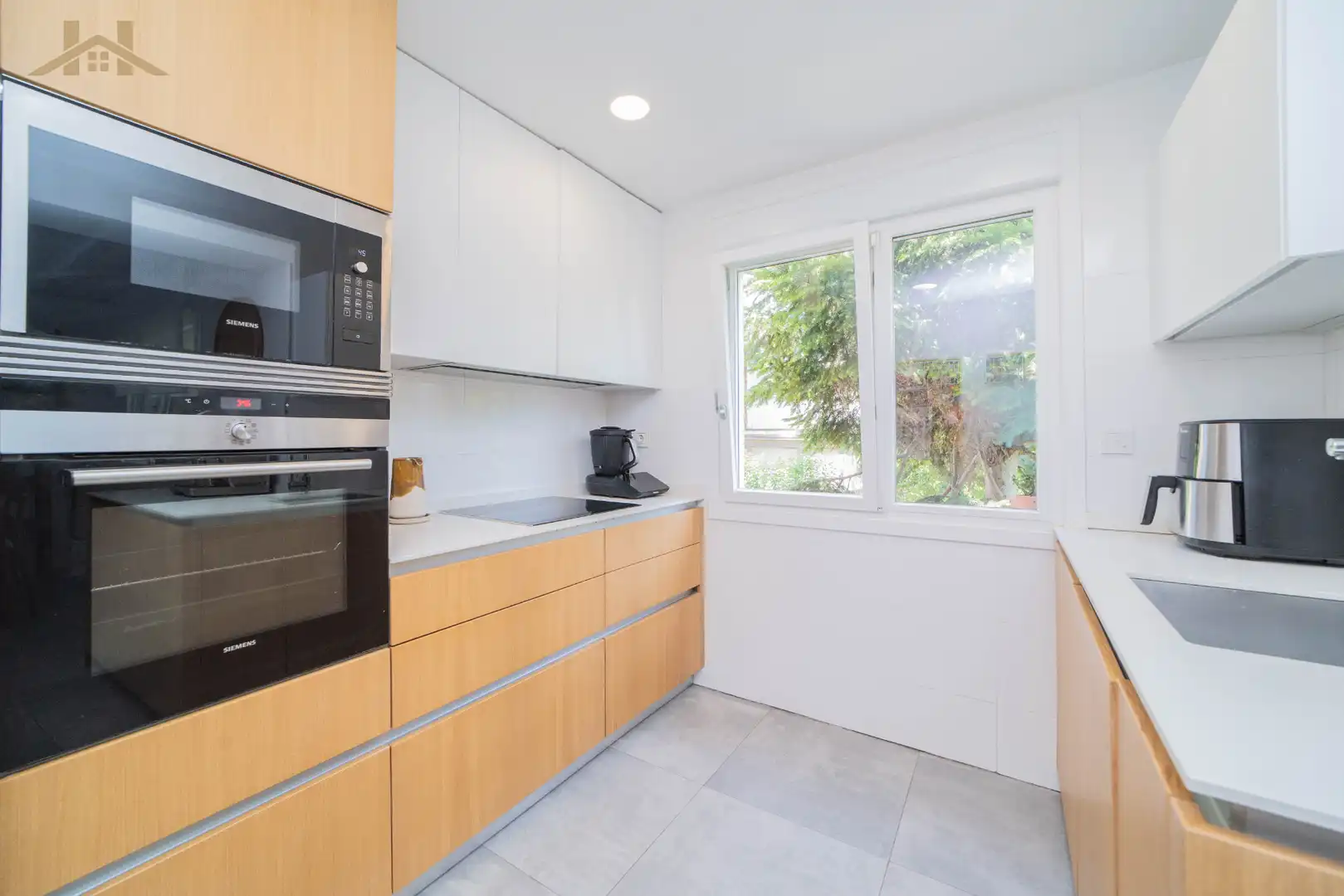 Kitchen of Detached homes for sale in Pozuelo de Alarcón  with Air Conditioner, Heating and Private garden