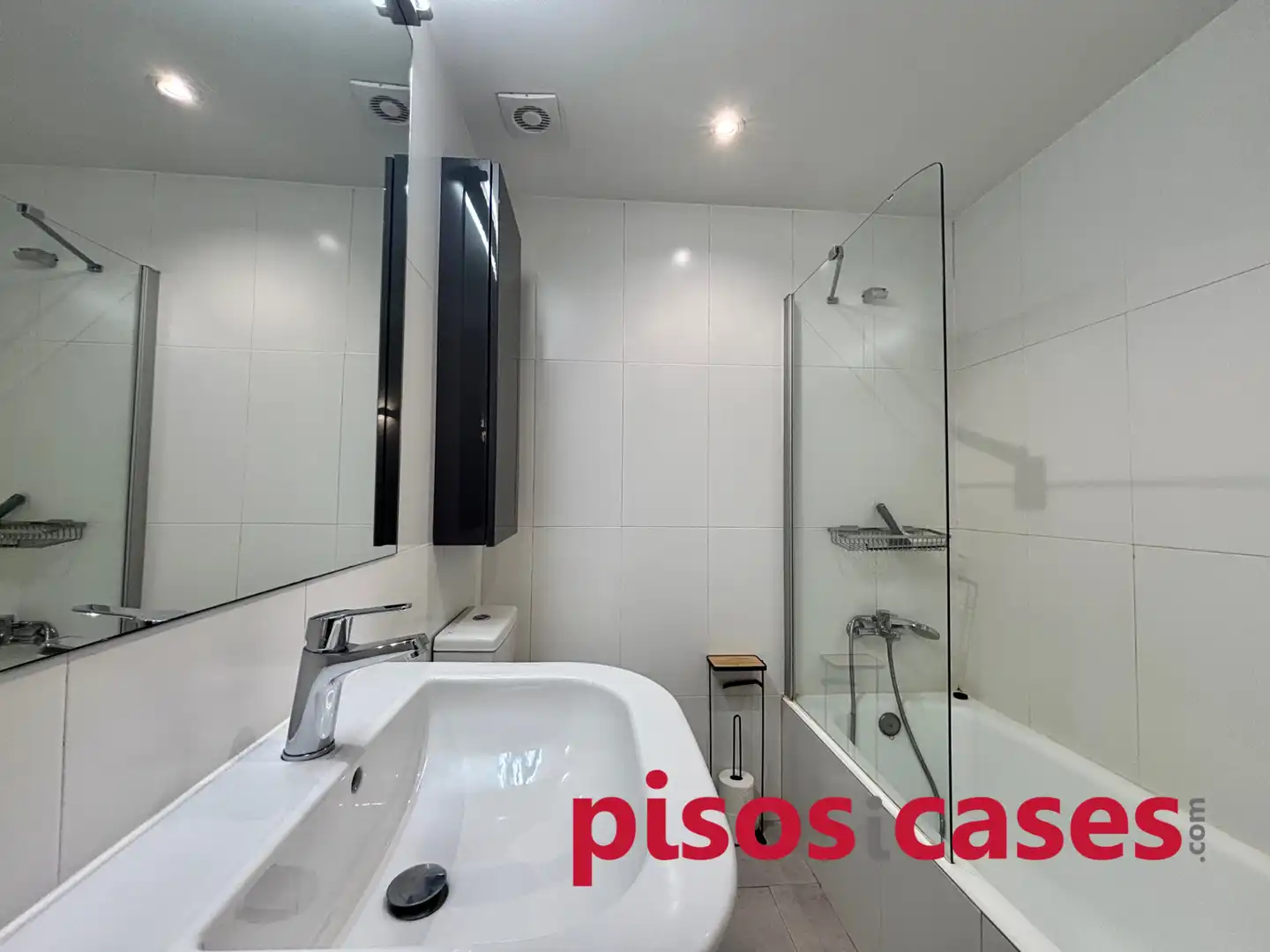 Baño de Piso de alquiler en Vic con Calefacción, Horno y Balcón