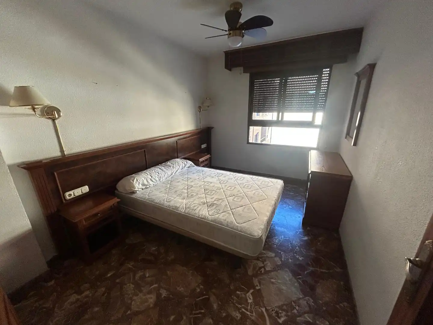 Schlafzimmer von Wohnungen zur Miete in Granada mit Klimaanlage, Heizung und Möbliert