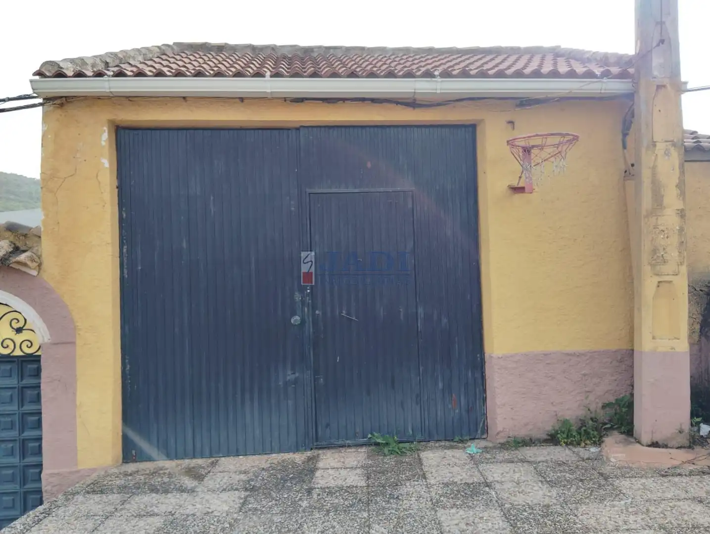 Aparcament de Casa o xalet en venda en Almuradiel amb Calefacció, Traster i Moblat