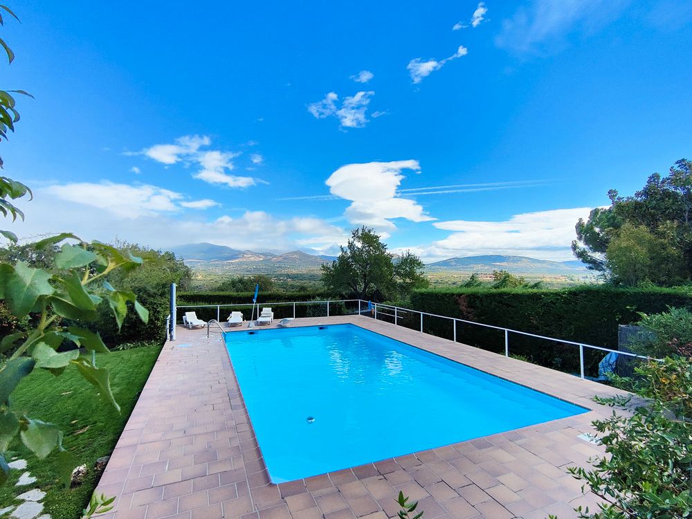 Piscina de Casa o xalet en venda en Guadarrama amb Calefacció, Jardí privat i Parquet