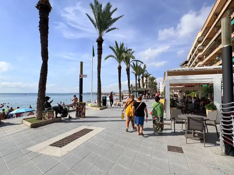 Vista exterior de Piso en venta en Torrevieja con Aire acondicionado, Terraza y Balcón