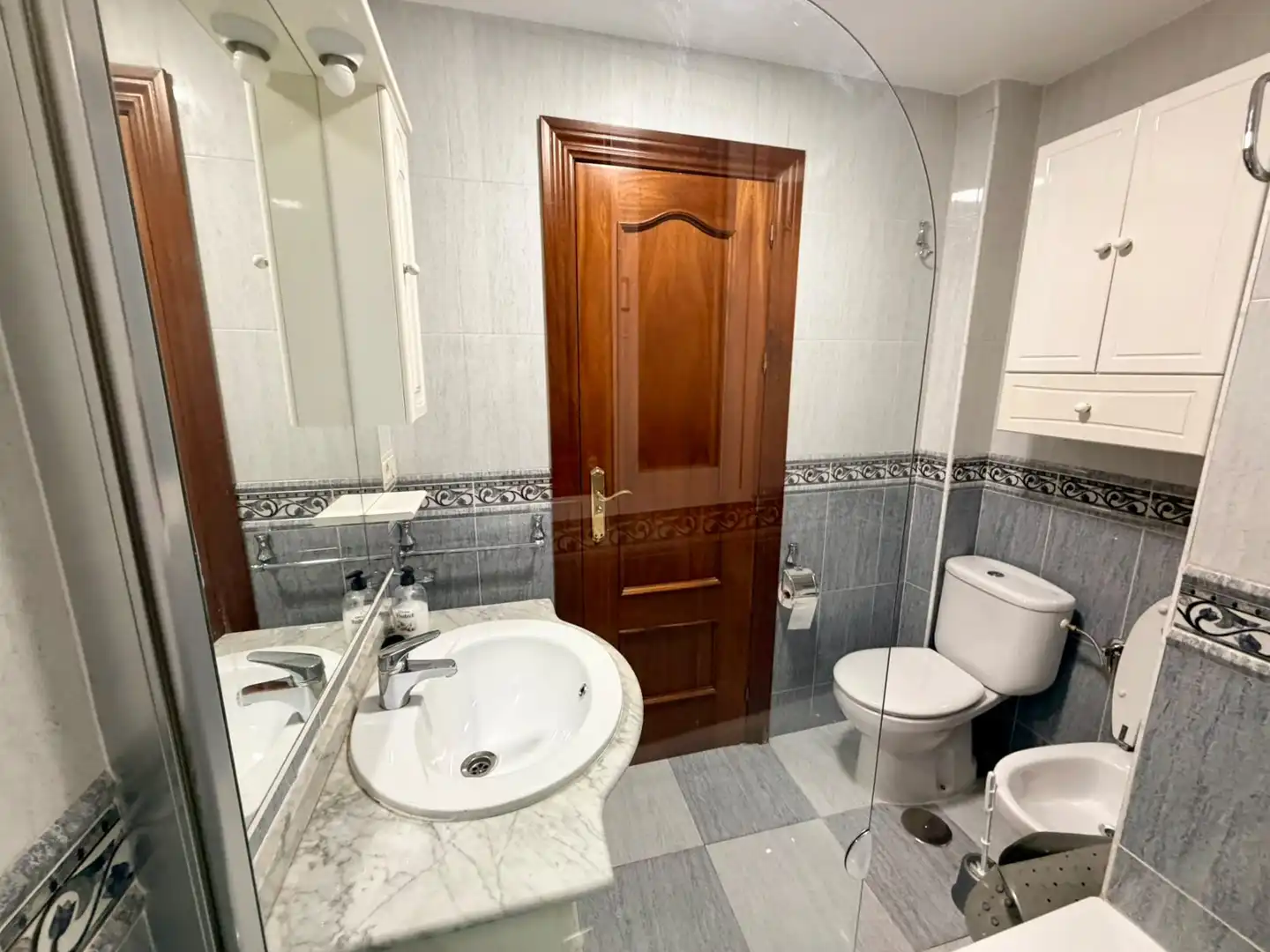 Bathroom of Flat for rent in Ronda