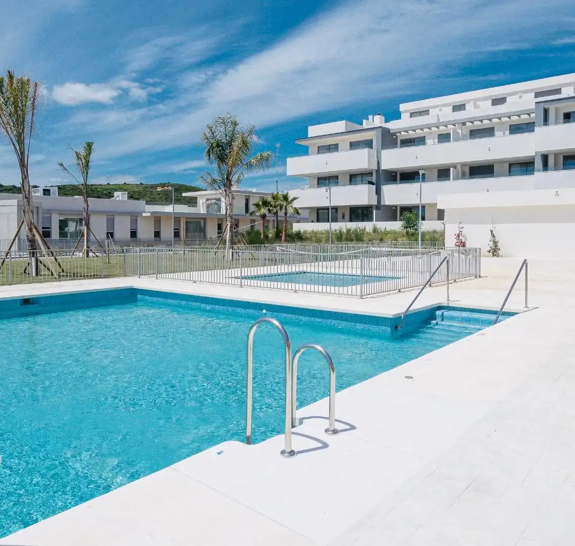 Piscina de Apartament en venda en Estepona amb Aire condicionat, Calefacció i Terrassa