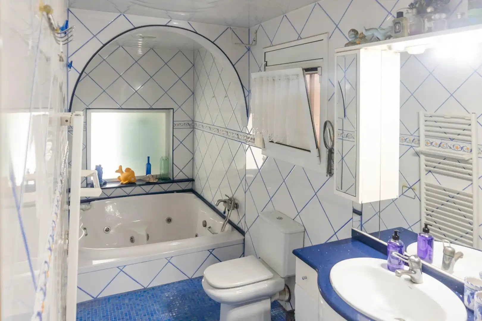 Bathroom of Houses for sale in Albinyana  with Heating, Balcony and Community pool