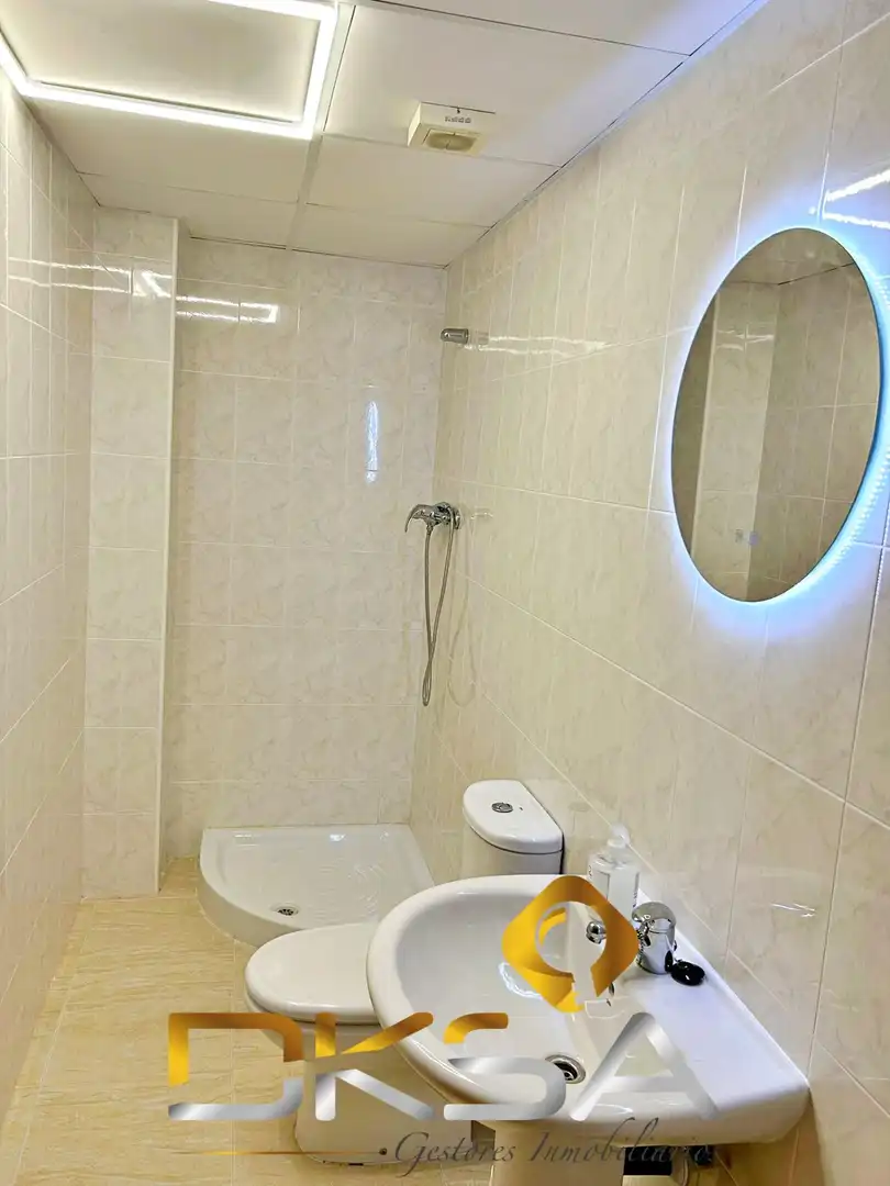 Badezimmer von Dachboden zum Verkauf in Torreblanca mit Klimaanlage, Terrasse und Möbliert