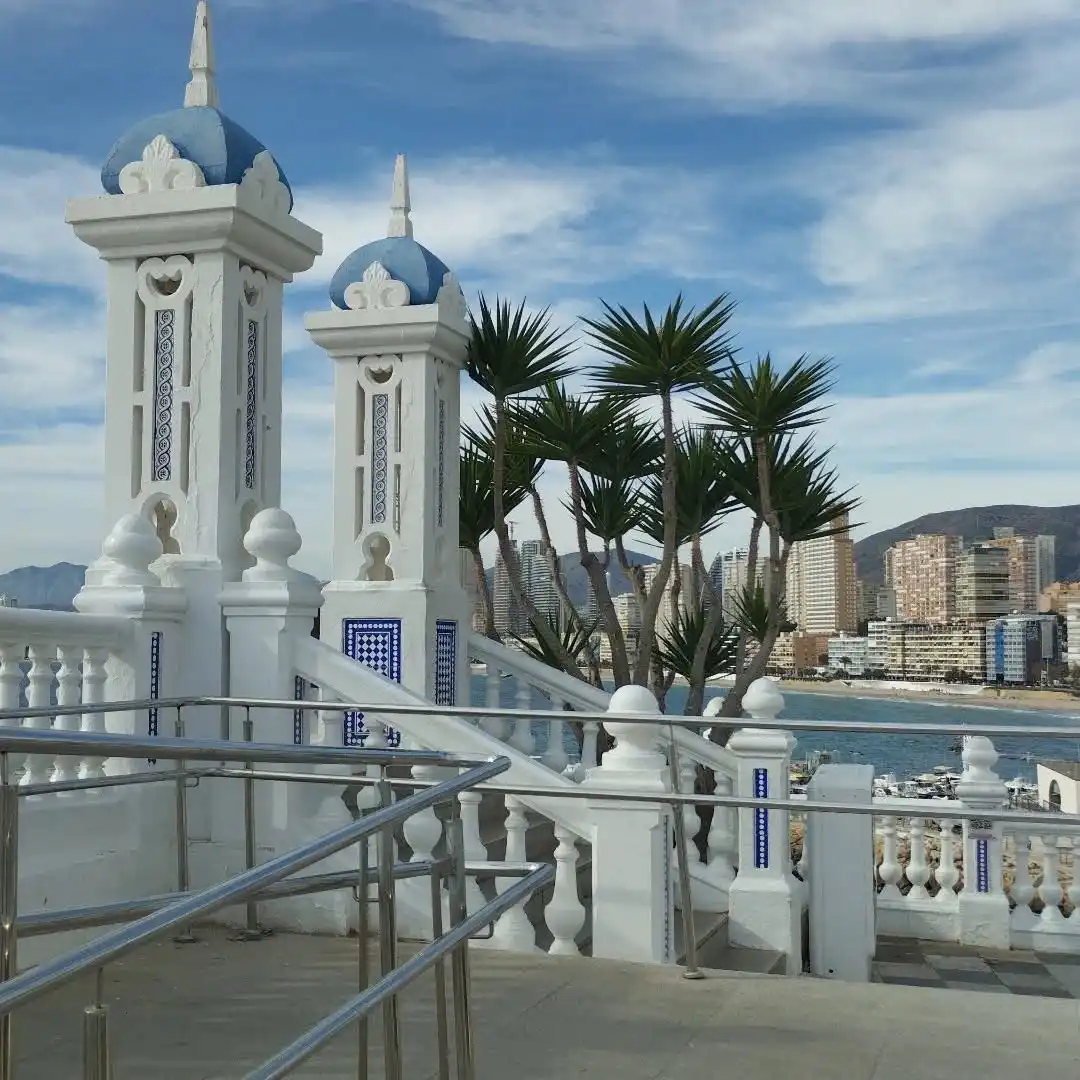 Außenansicht von Wohnungen zur Miete in Benidorm mit Klimaanlage, Heizung und Terrasse