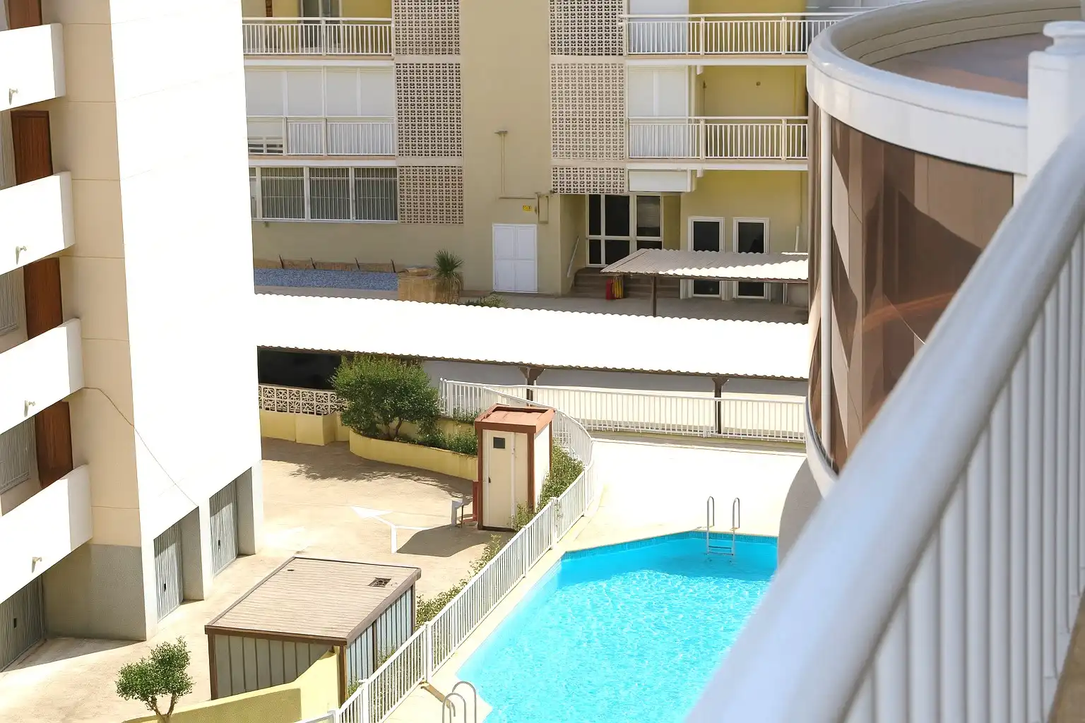 Schwimmbecken von Wohnungen zur Miete in Peñíscola / Peníscola mit Klimaanlage, Heizung und Terrasse