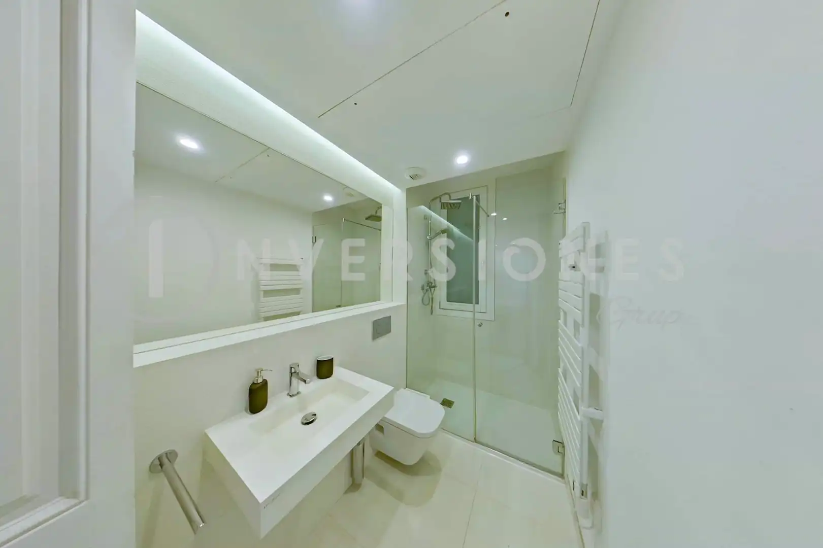 Baño de Apartamento de alquiler en Barcelona con Aire acondicionado, Calefacción y Terraza
