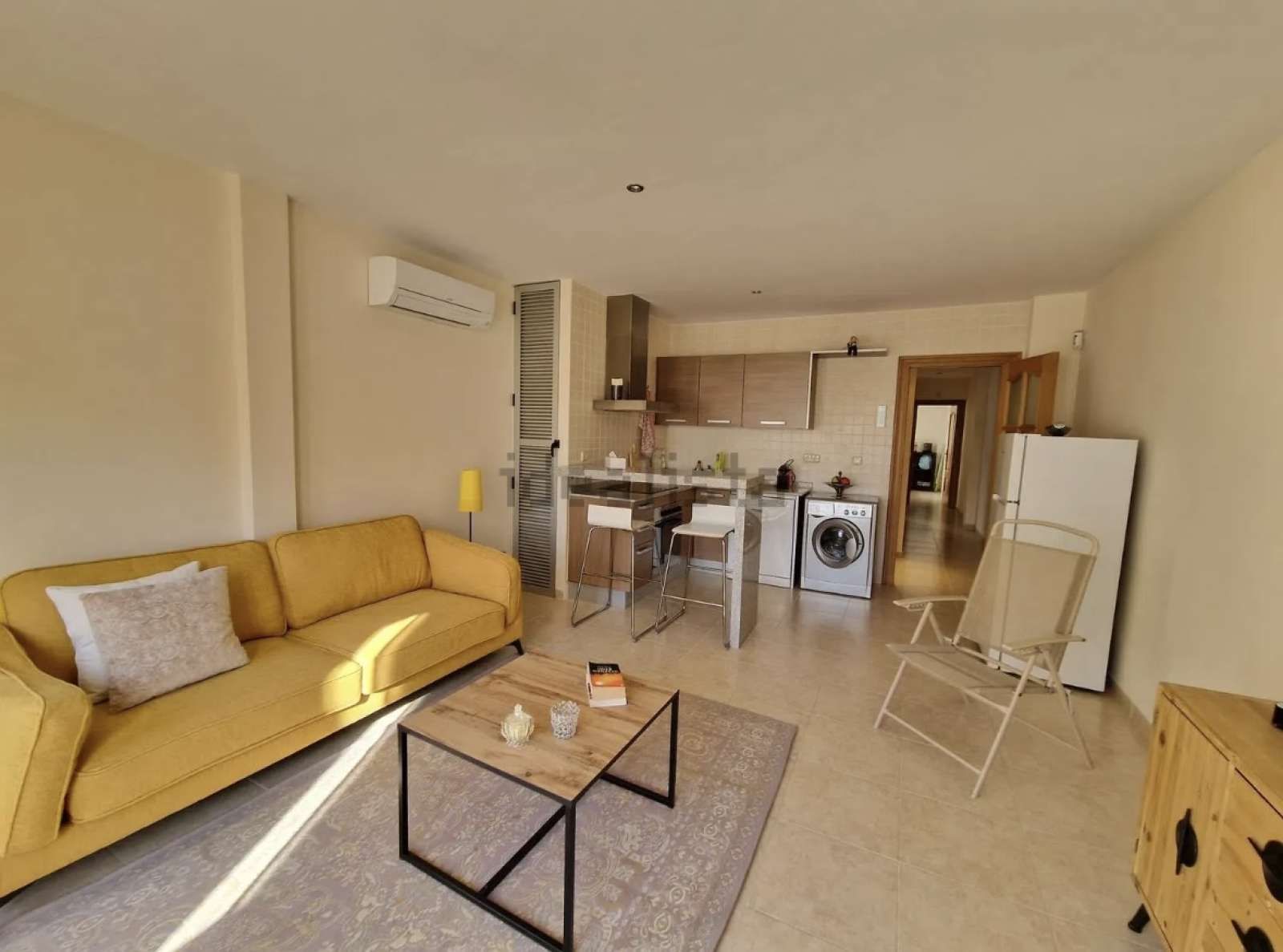 Sala d'estar de Apartament per a compartir en Garrucha amb Aire condicionat i Terrassa