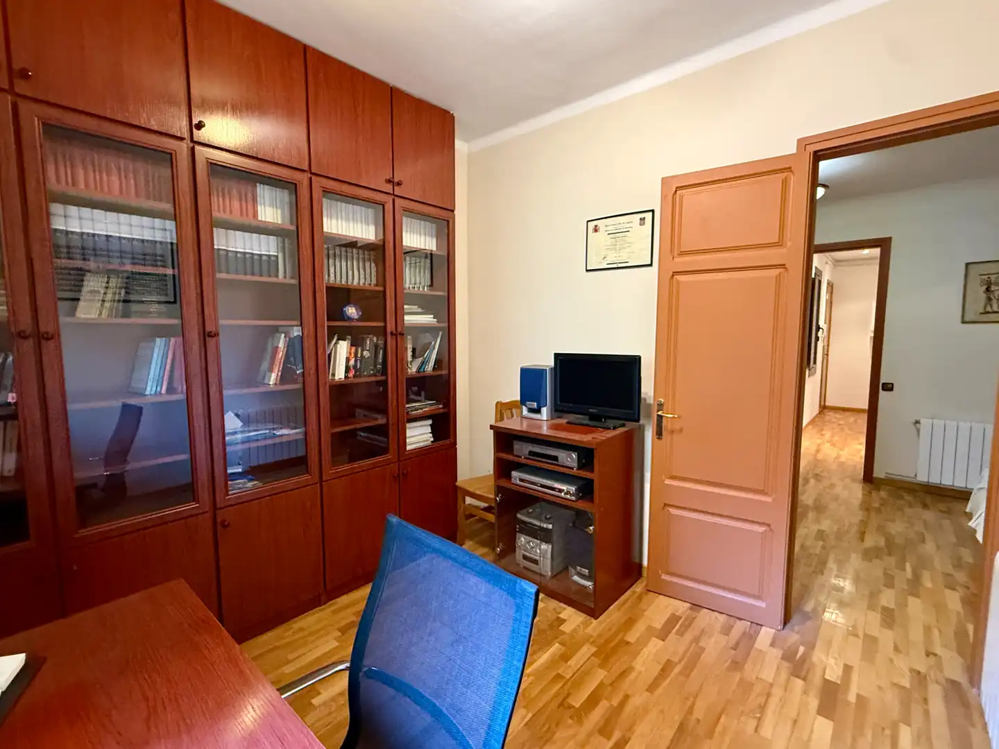 Living room of Flat for sale in Barcelona  with Heating, Parquet flooring and Furnished