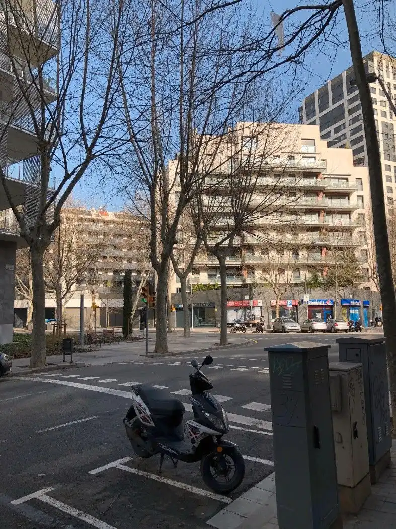 Vista exterior de Local de alquiler en Barcelona