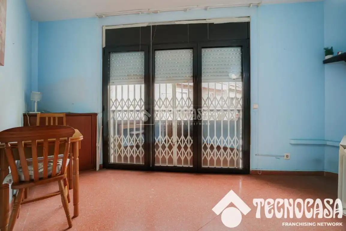 Piso en venta en Santa Coloma de Gramenet con Calefacción y Terraza