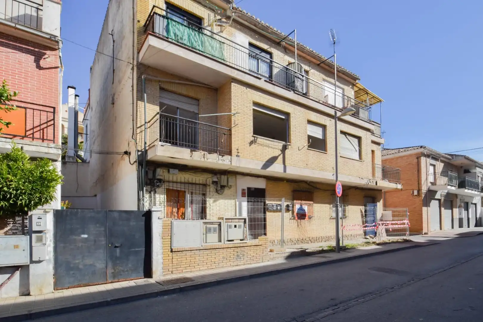 Vista exterior de Edificio en venta en Huétor Vega