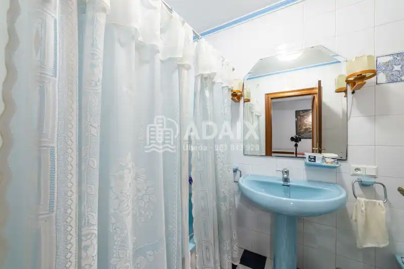 Badezimmer von Haus oder Chalet zum Verkauf in Úbeda mit Terrasse, Abstellraum und Balkon