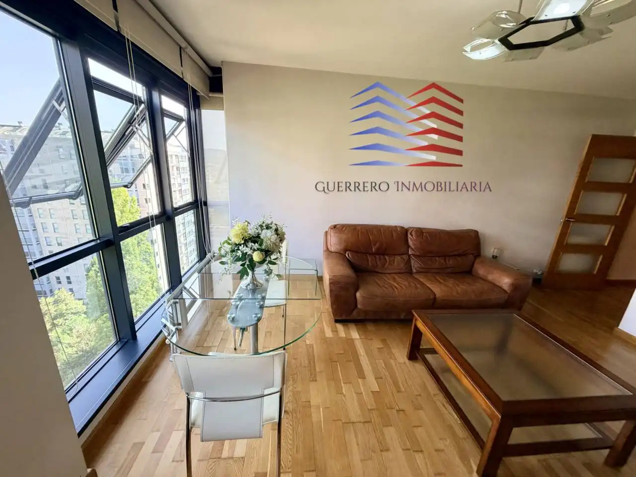 Vista exterior de Apartament en venda en Ourense Capital  amb Calefacció, Parquet i Traster