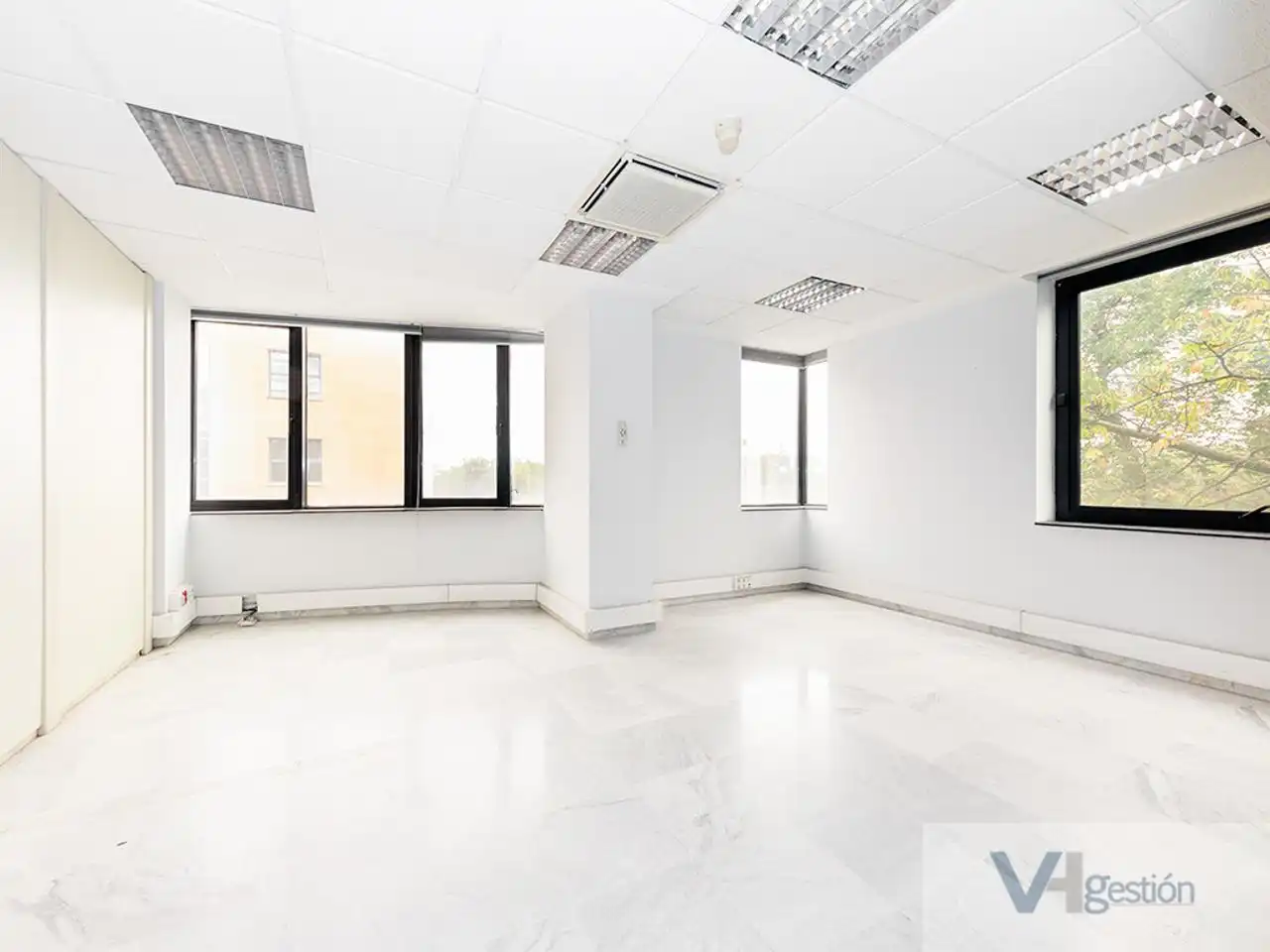 Office for sale in REINO UNIDO, El Cano - Los Bermejales