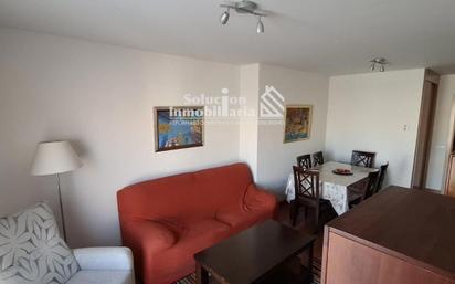 Living room of Flat for sale in Salamanca Capital  with Heating, Storage room and Furnished